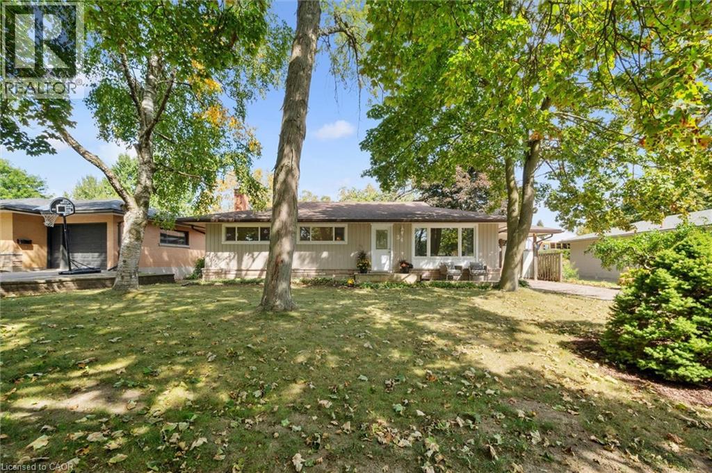 34 Graystone Ave, Kitchener, ON N2M 4T1