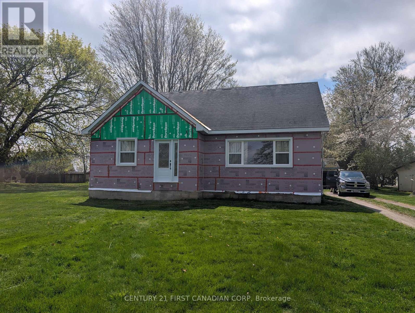 211 King Edward St, Brant, ON N3L 3E3