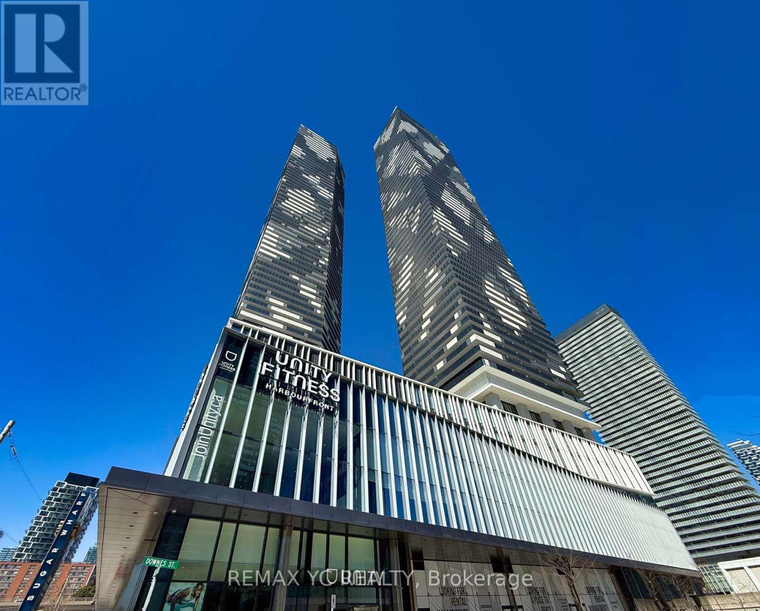 6908 138 Downes St, Toronto, ON M5E 0E4