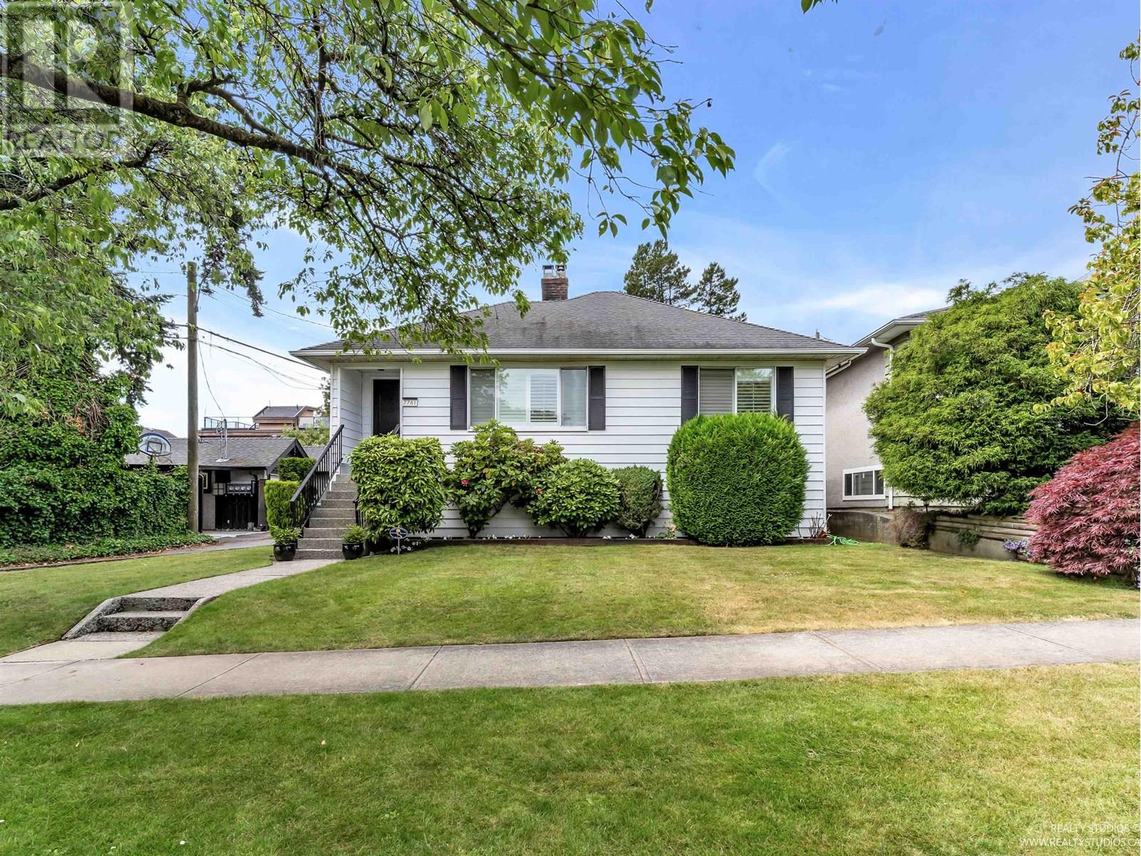 7761 Osler St, Vancouver, BC V6P 4C8
