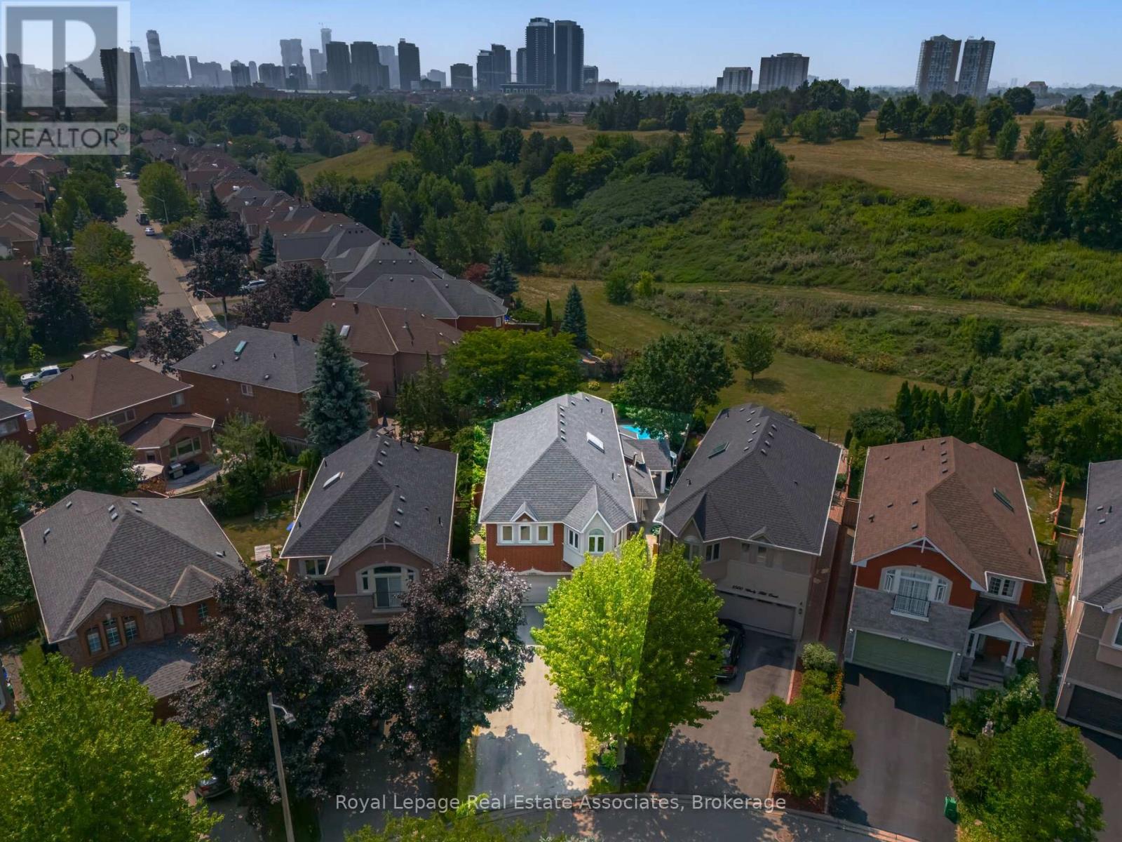 5496 Windy Hill Ct, Mississauga Hurontario, ON L4Z 3W4