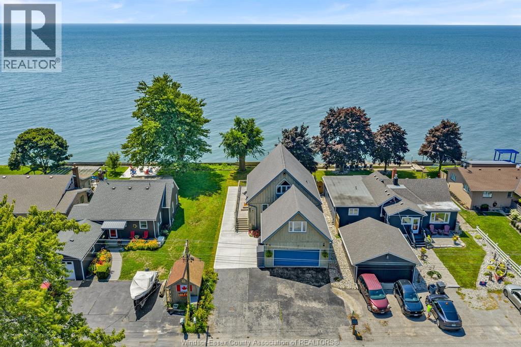 770 Point Pelee Dr, Leamington, ON N8H 3V4