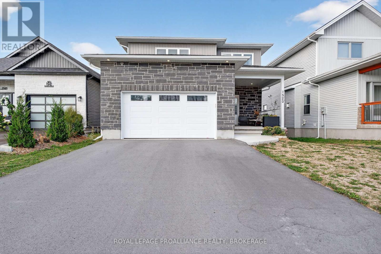 1520 Berkshire Dr, Kingston, ON K7P 0S7