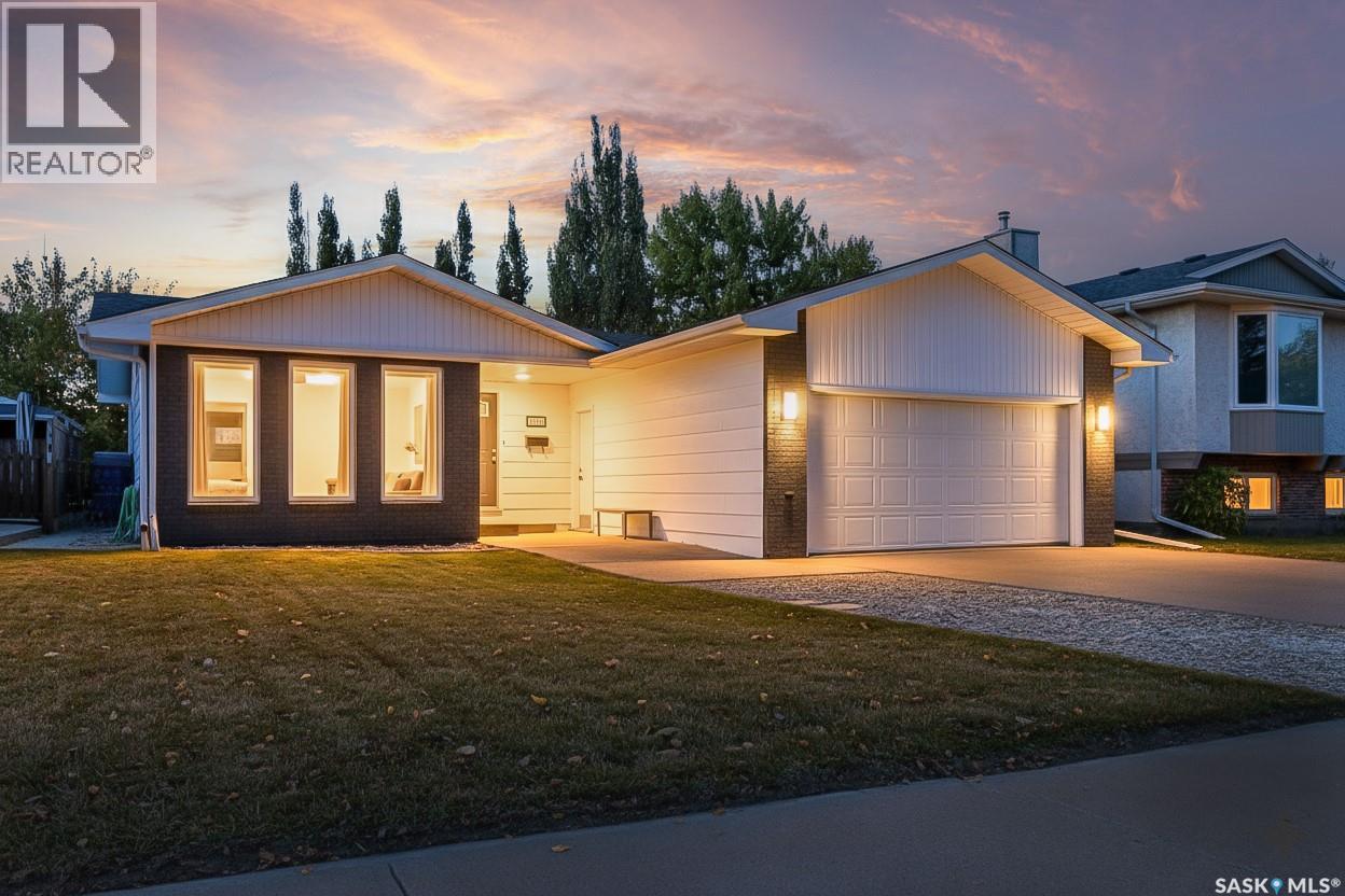 1318 Regal Cres, Moose Jaw, SK S6H 7S2