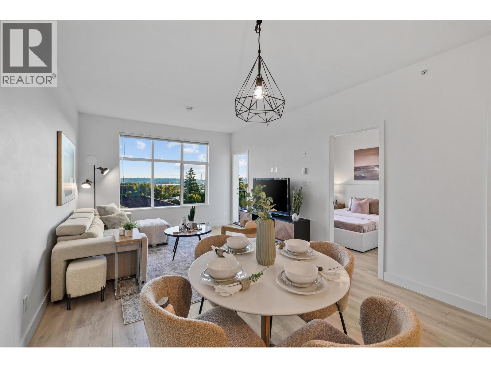 828 Gauthier Avenue Unit 403, Coquitlam, BC V3K 0E9