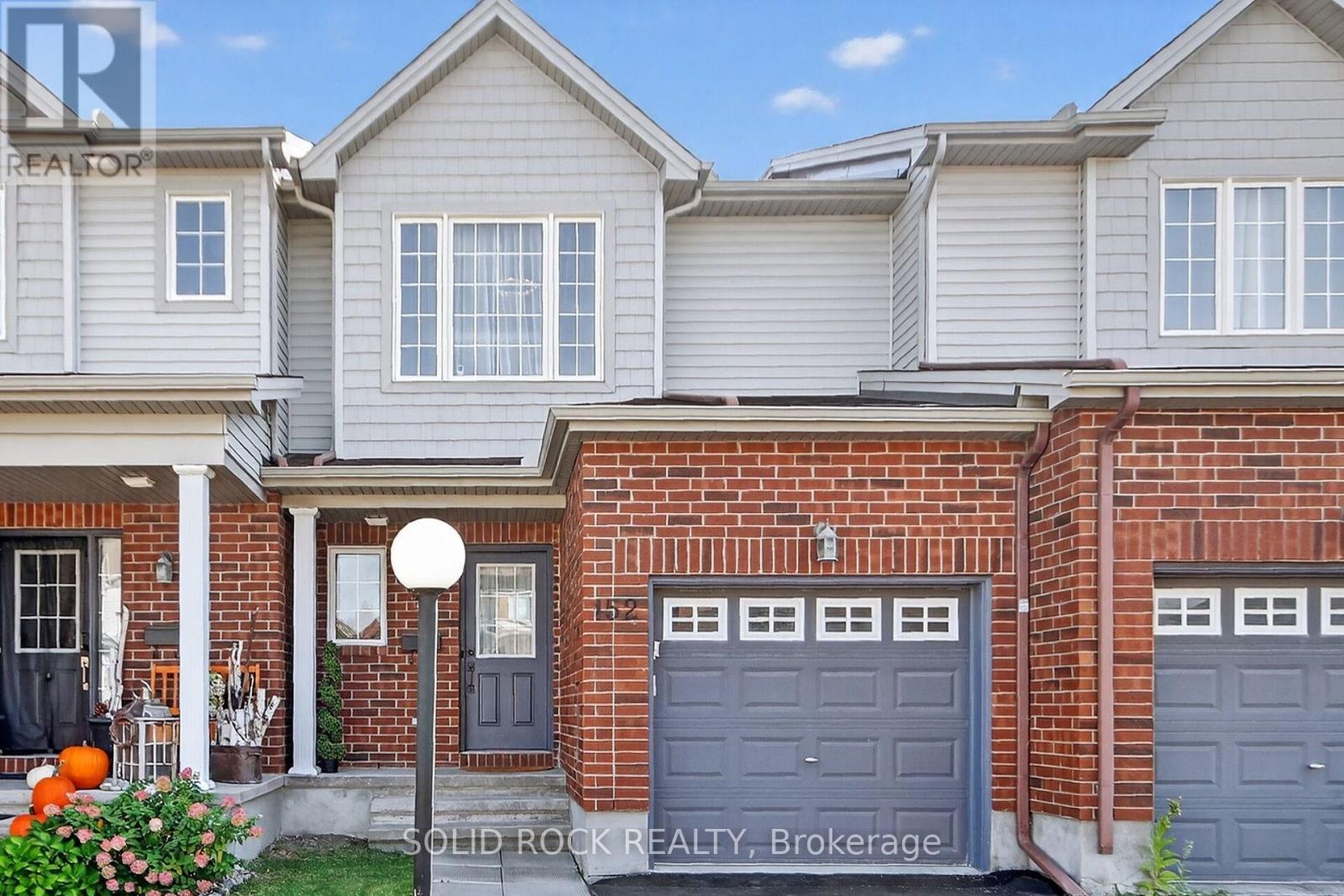 152 Maravista Dr, Ottawa, ON K2J 0L4