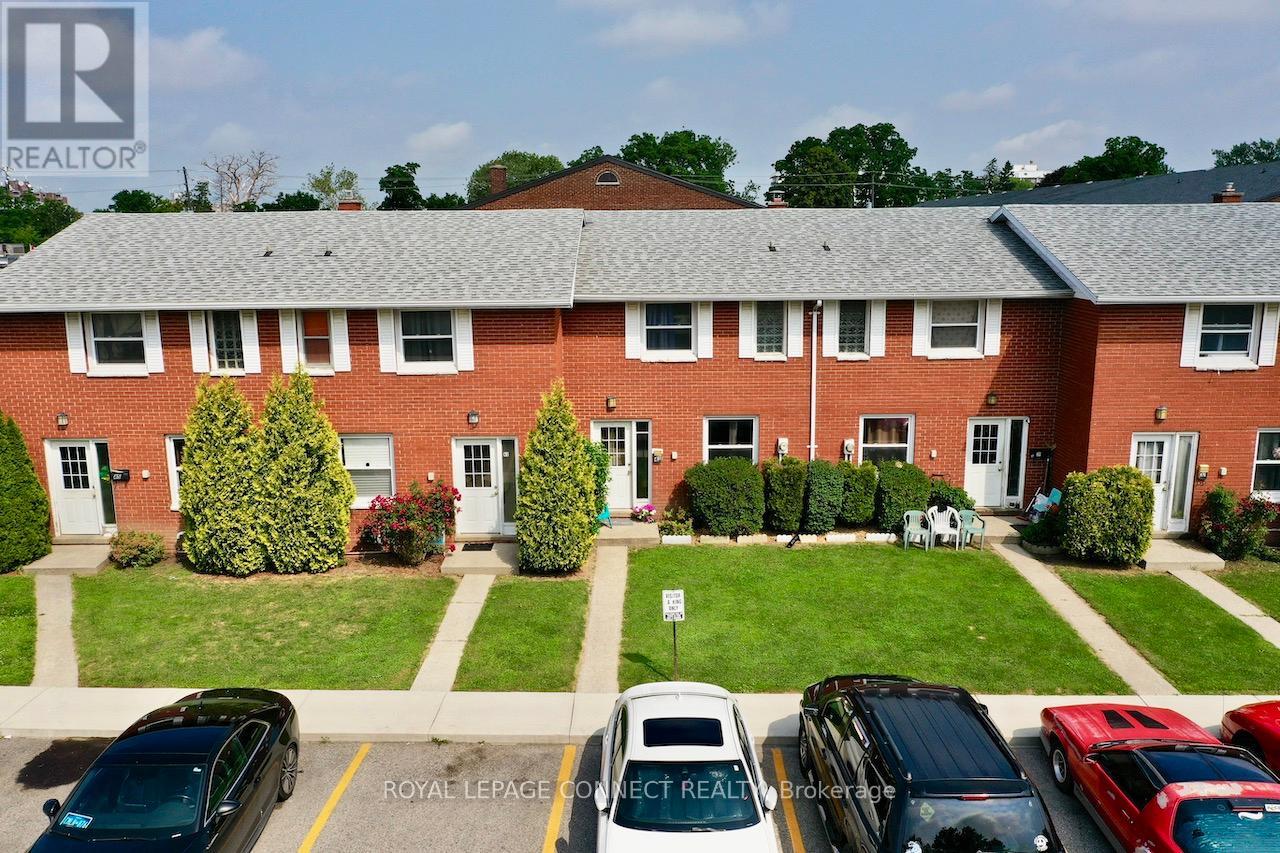 3 41 Orchard Pl, Chatham-Kent, ON N7M 1A7