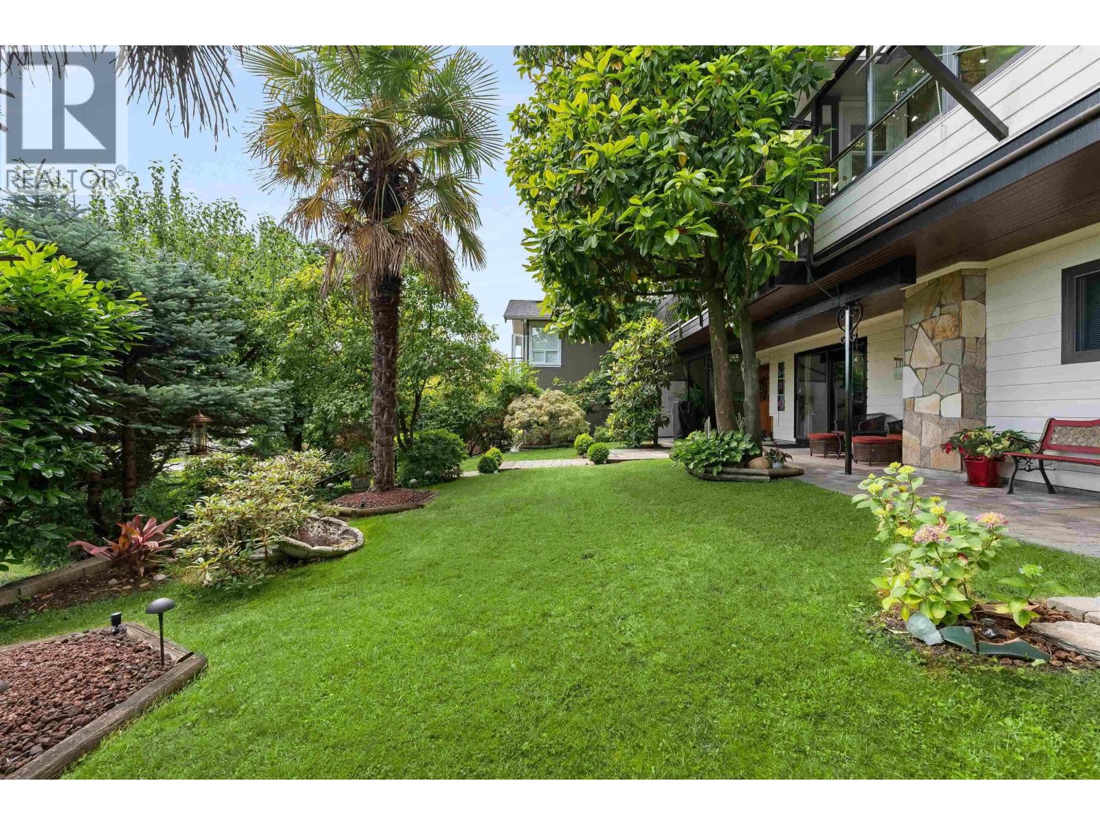 140 E 8th Ave, New Westminster, BC V3L 4J7