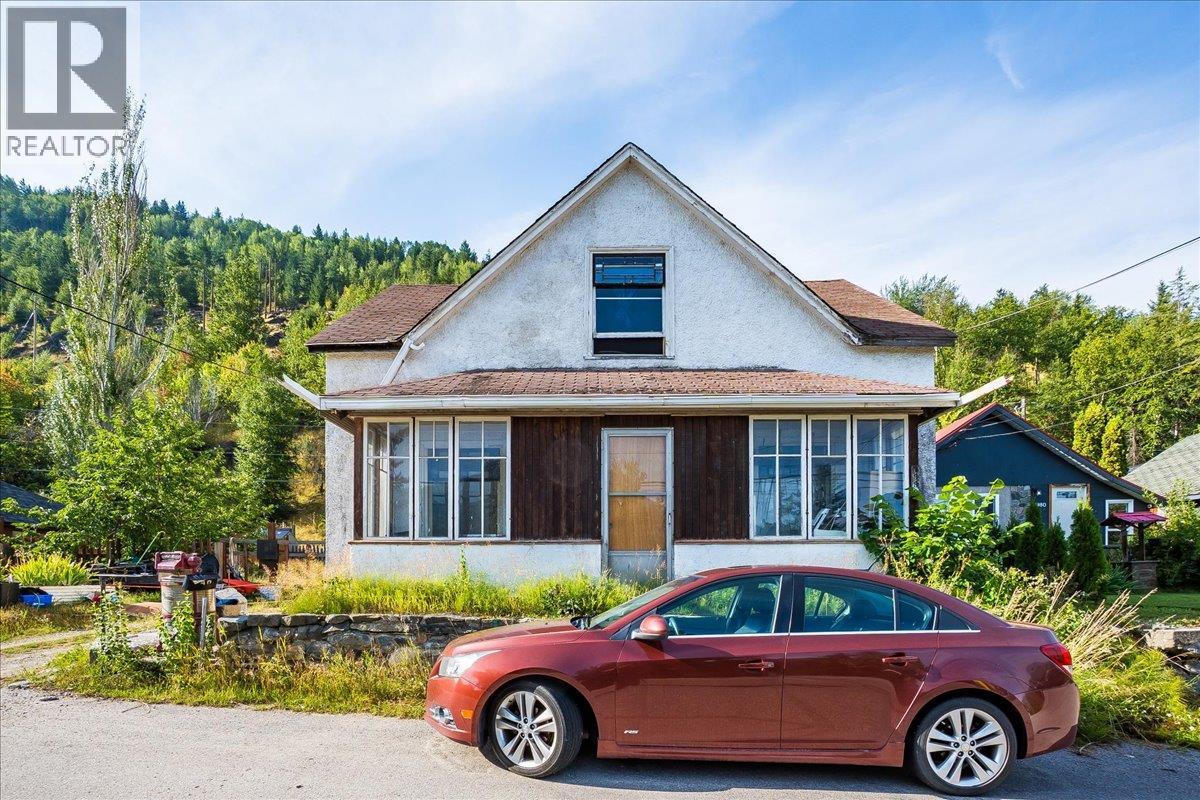 1990 Daniel St, Trail, BC V1R 4G9
