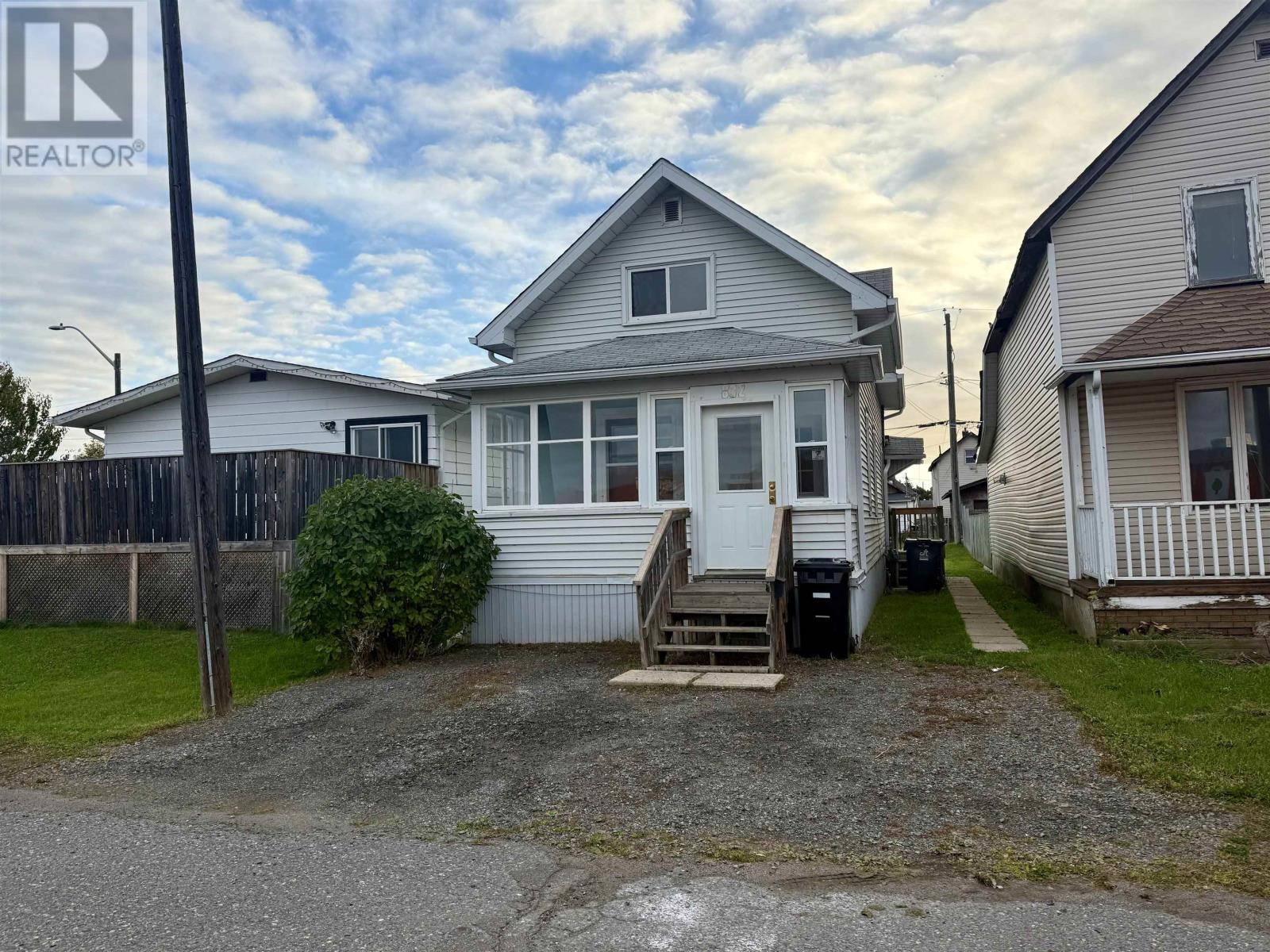 832 Mclaughlin St, Thunder Bay, ON P7C 3B9