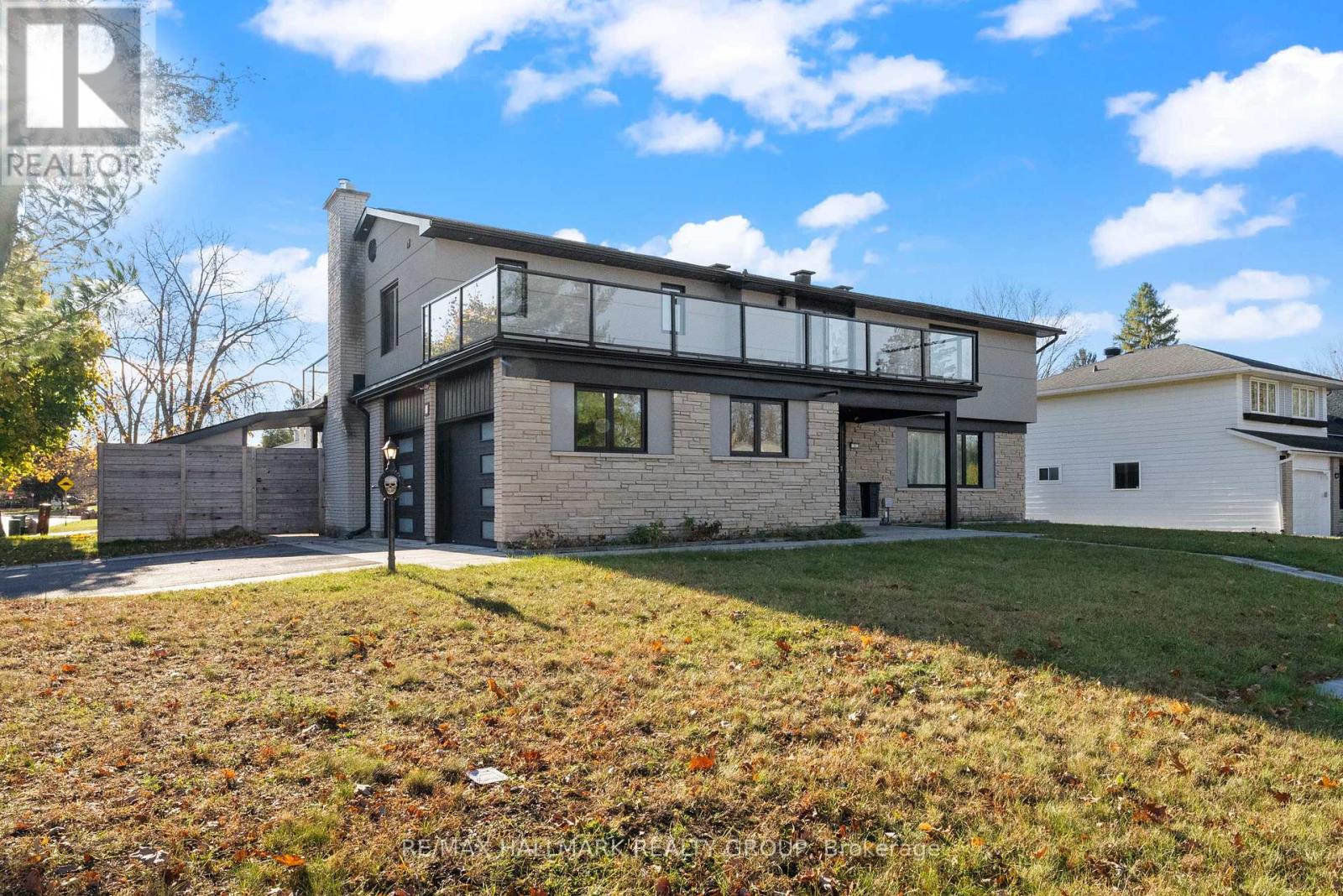 2 St Remy Dr, Ottawa, ON K2J 1A3