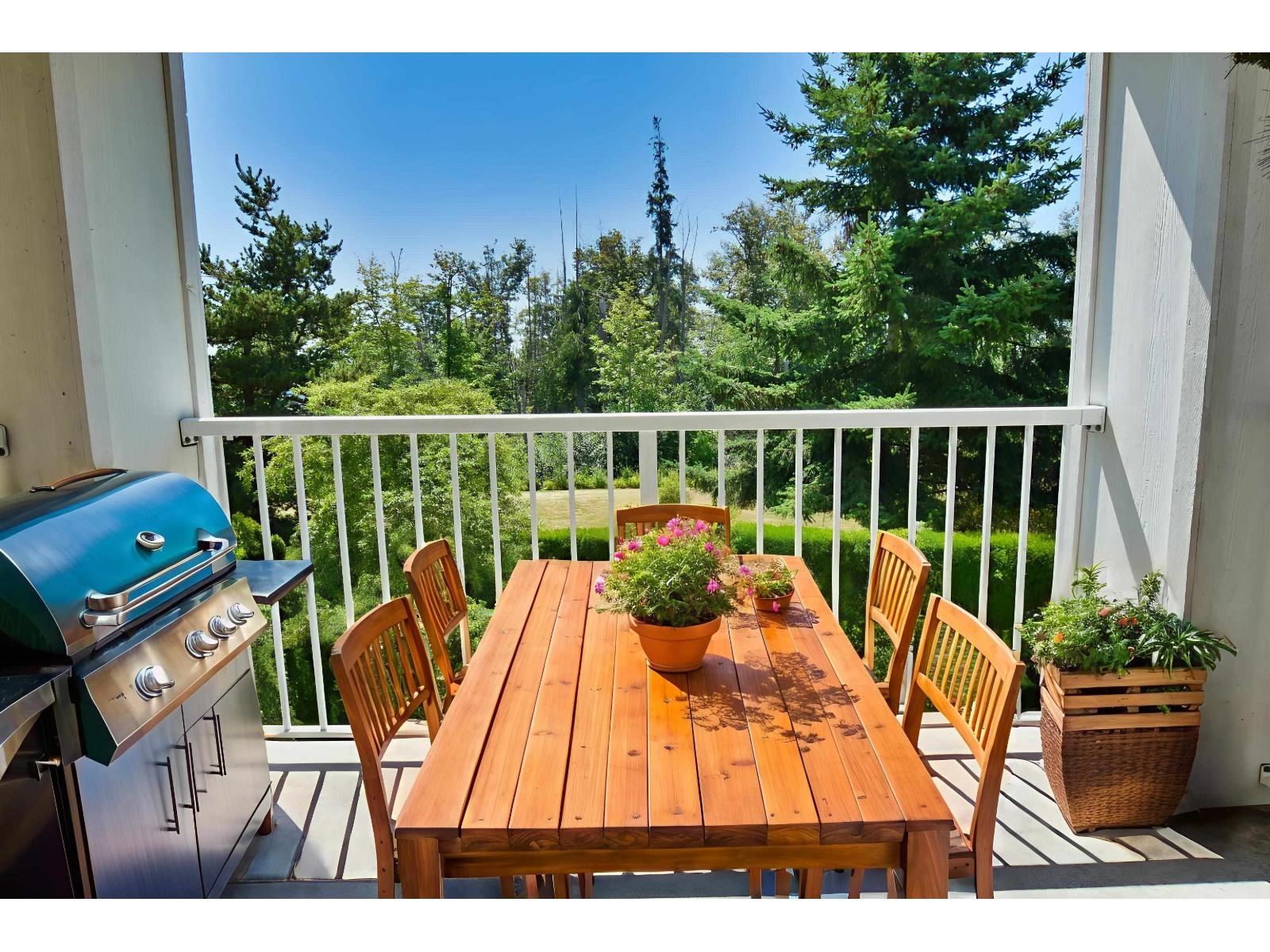 19388 65 Avenue Unit 211, Surrey, BC V4N 5S1
