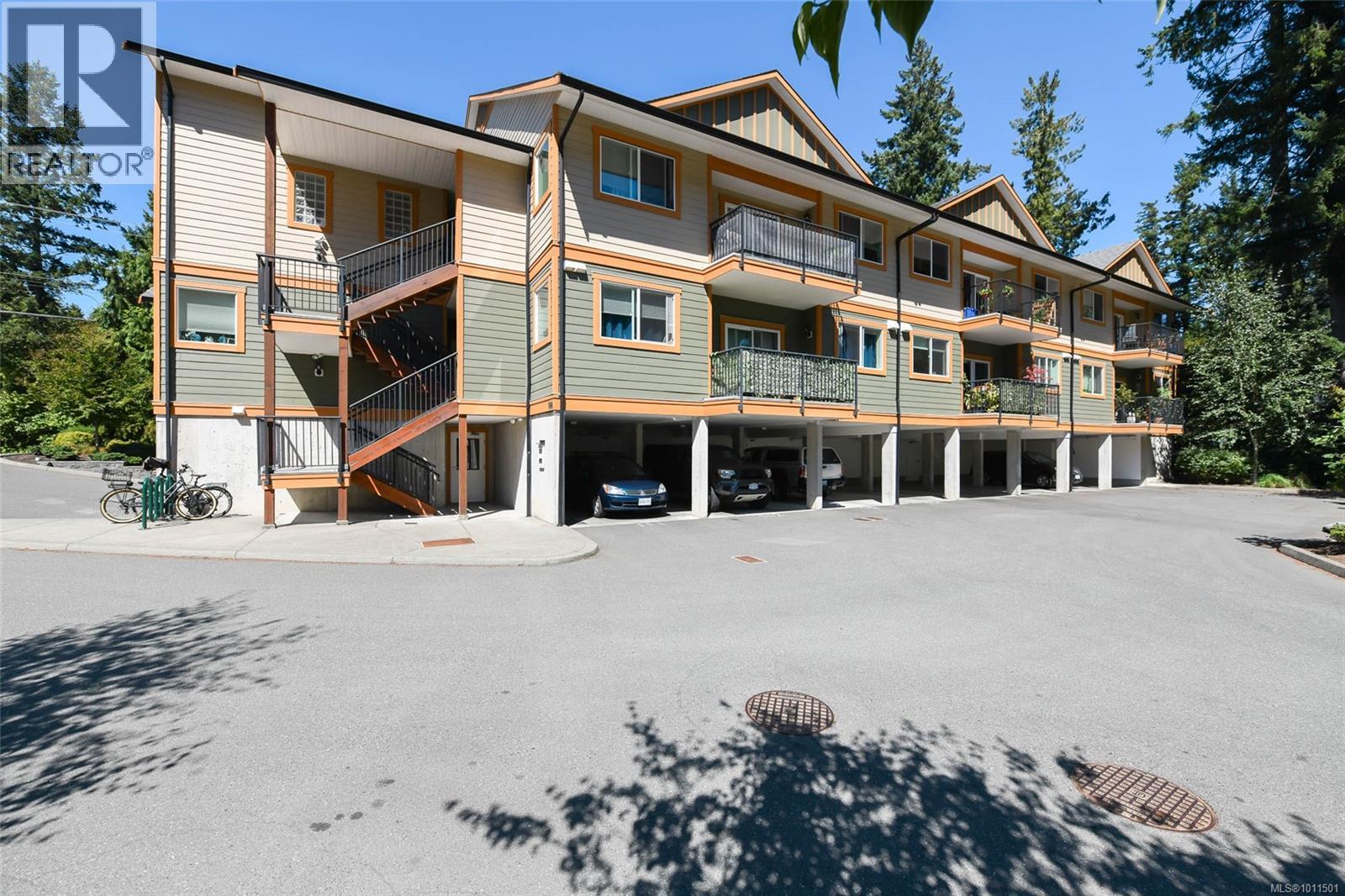 1577 Dingwall Rd Unit 124 Rd, Courtenay, BC V9N 3S8