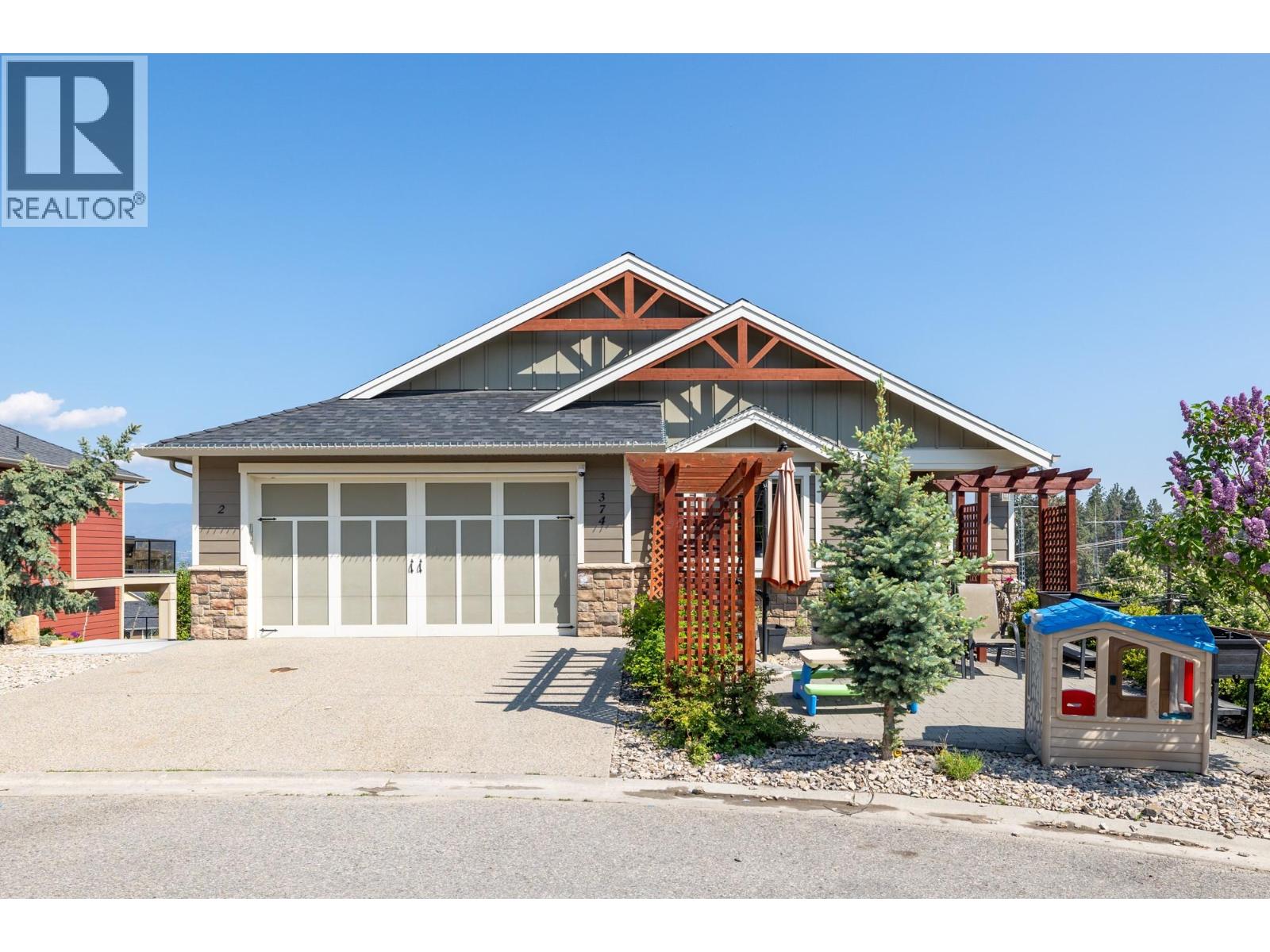 374 Trumpeter Ct, Kelowna, BC V1W 5J4
