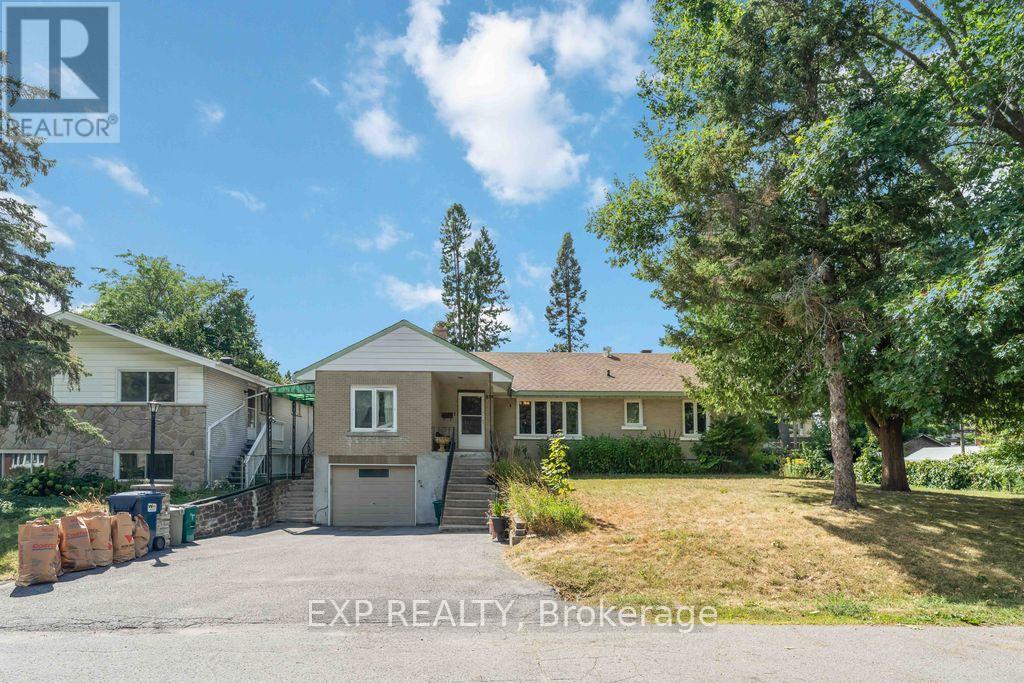 878 Ivanhoe Ave, Ottawa, ON K2B 5S5
