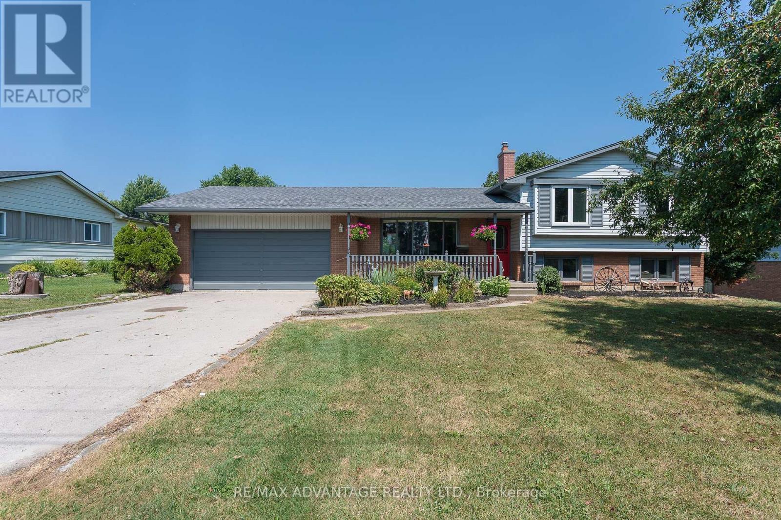 5928 St James Dr, Lucan Biddulph, ON N0M 2J0