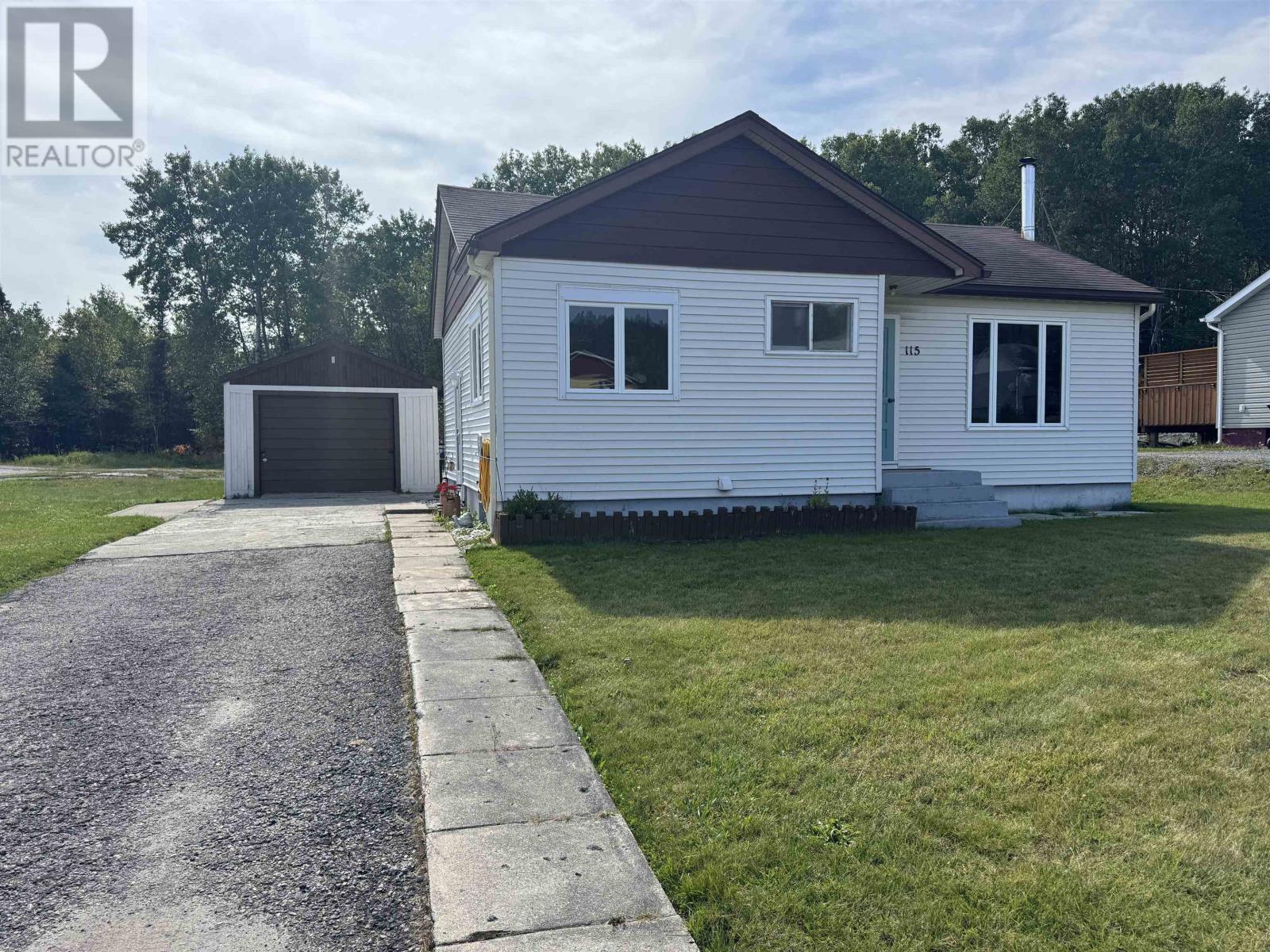 115 Warbler Dr, Manitouwadge, ON P0T 2C0