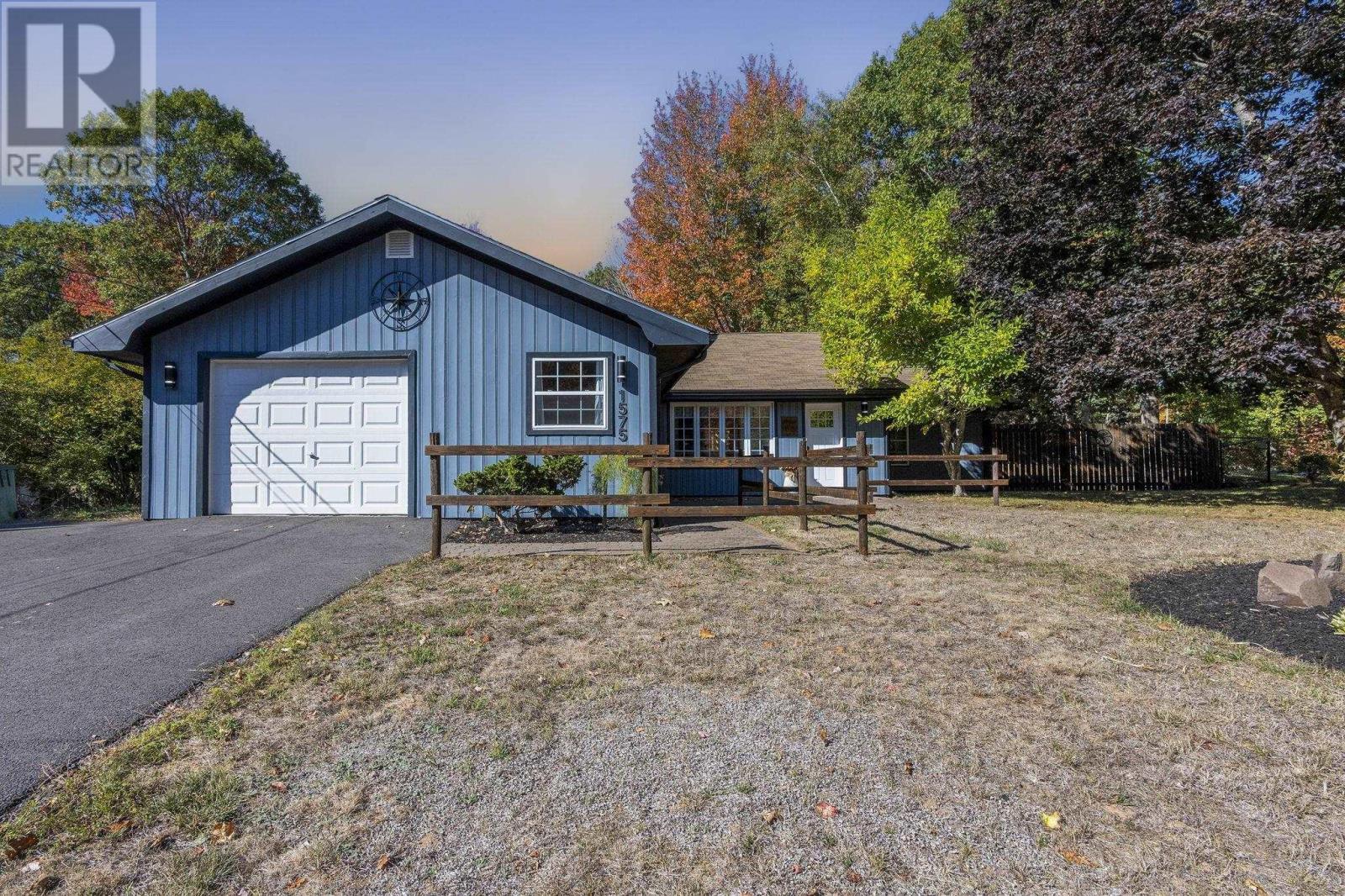 1575 Charlene St, Coldbrook, NS B4R 1A7