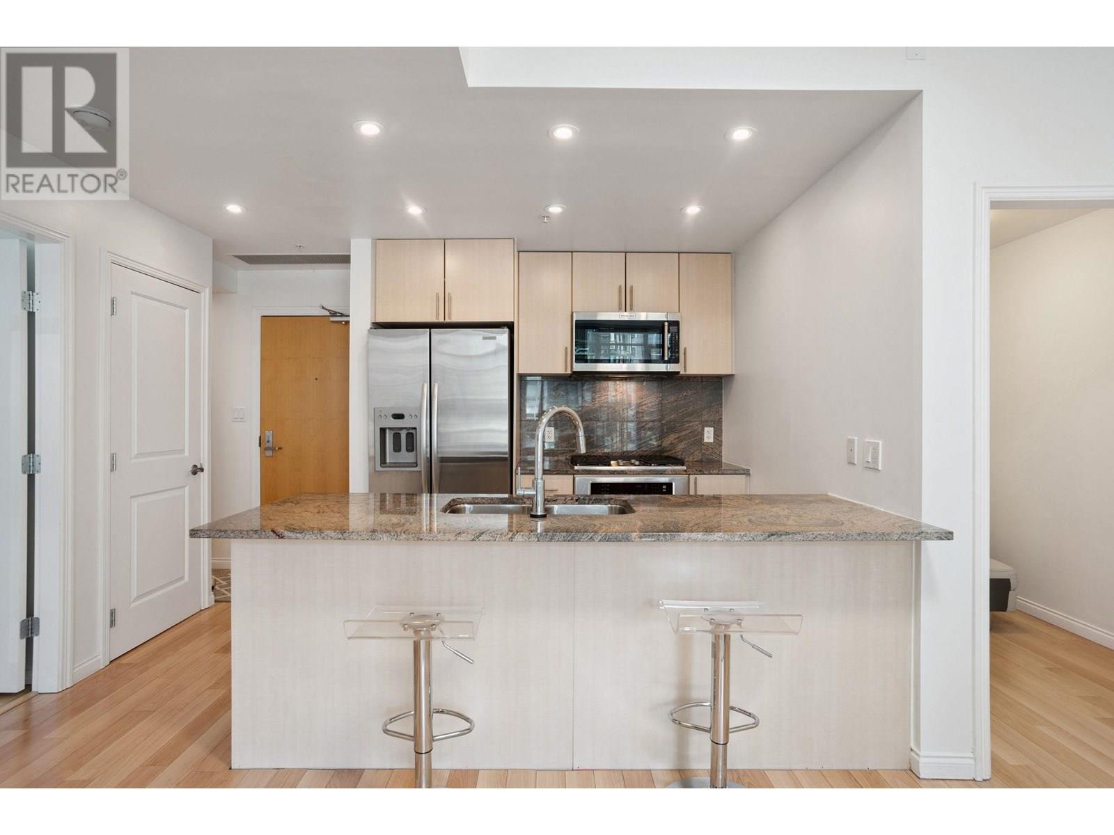 1211 Melville Street Unit 807, Vancouver, BC V6E 0A7