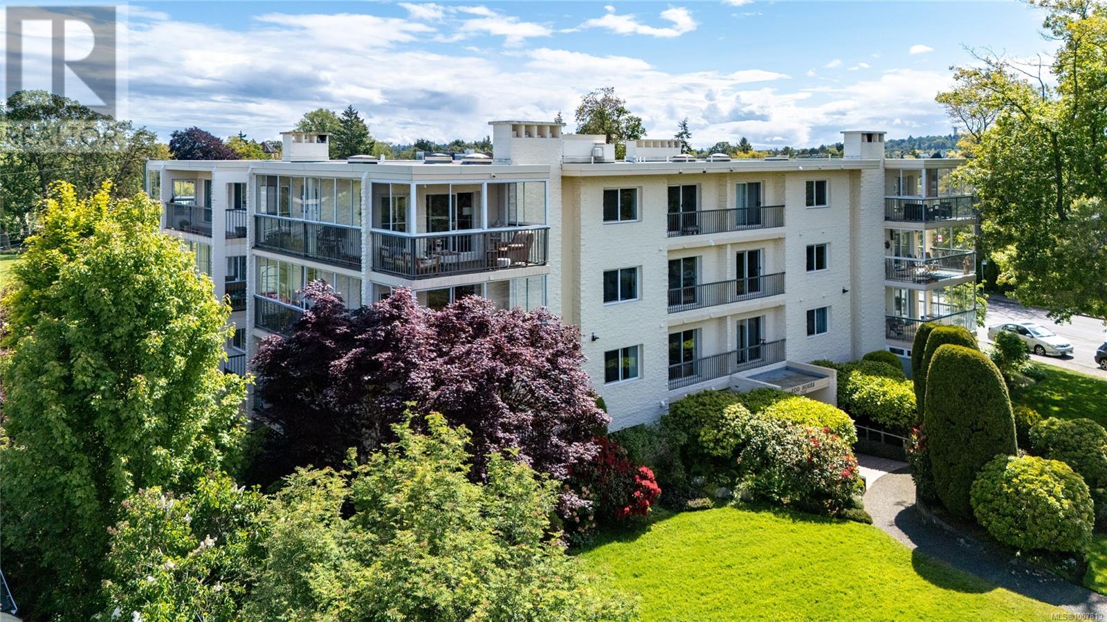2323 Hamiota St Unit 103 St, Oak Bay, BC V8R 2N1