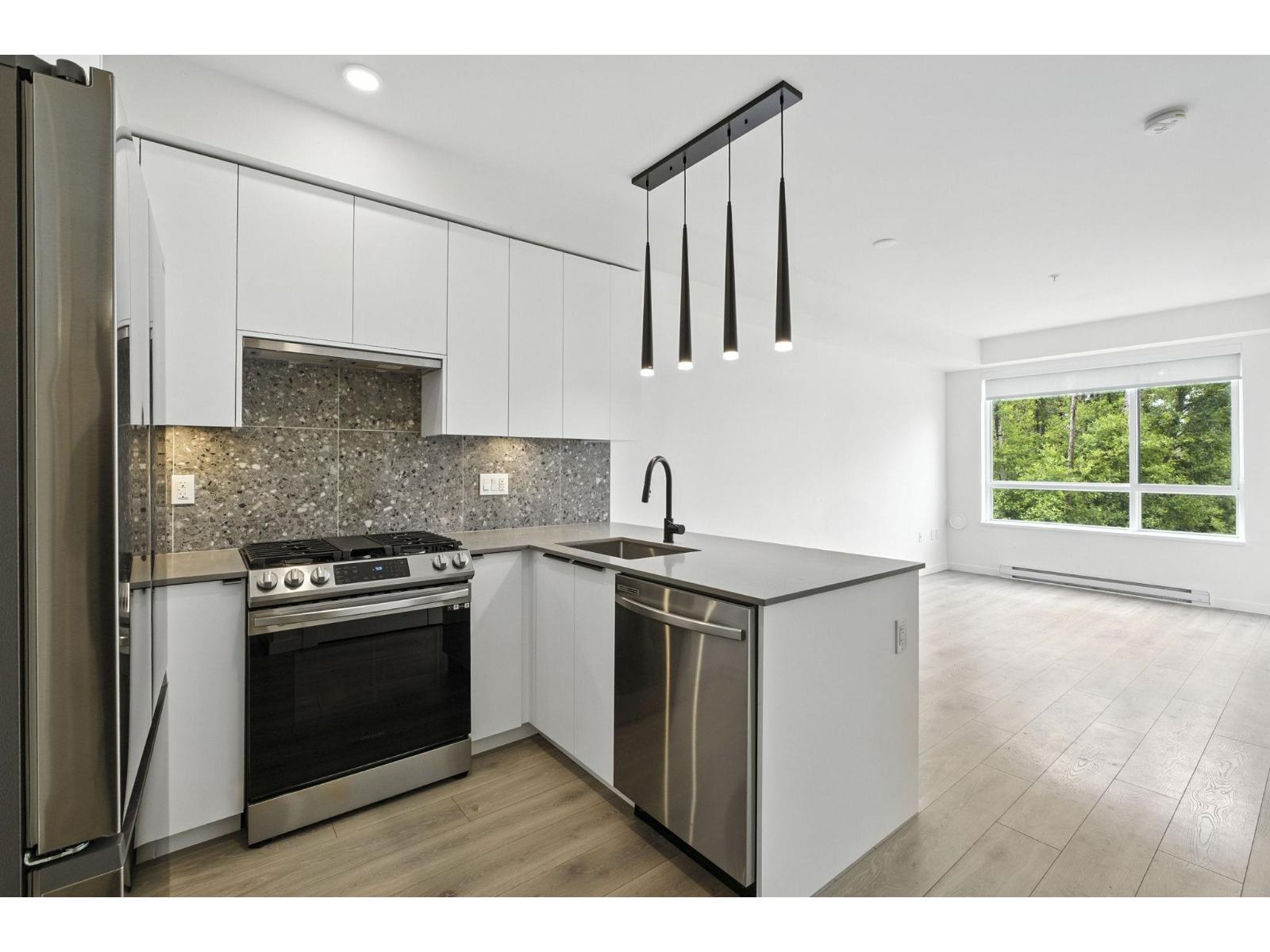 7920 206 Street Unit 310, Langley, BC V2Y 3X1