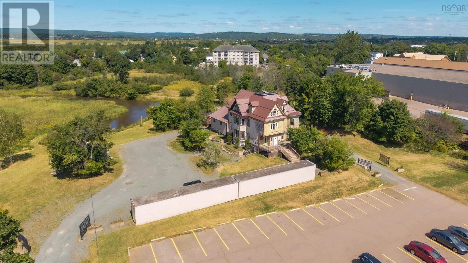 435 Prince St, Truro, NS B2N 1E6