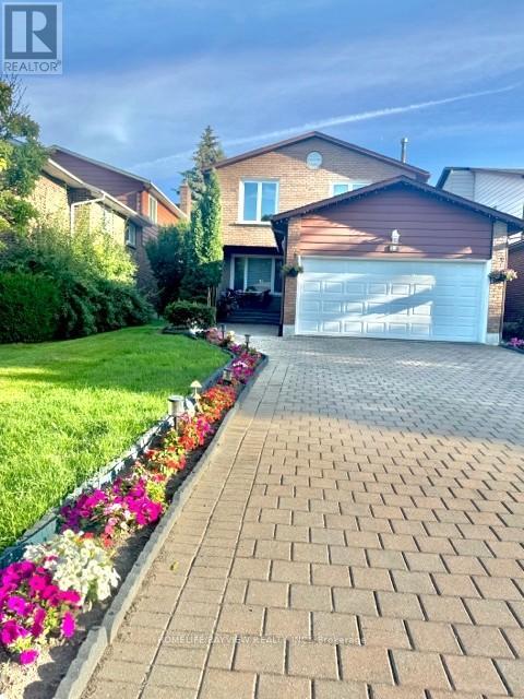 23 Holm Cres, Markham, ON L3T 5M4