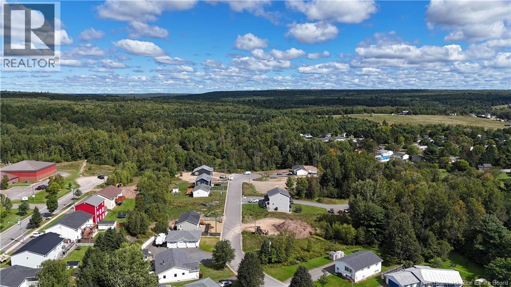 51 Malibu St, Fredericton, NB E3A 5P9