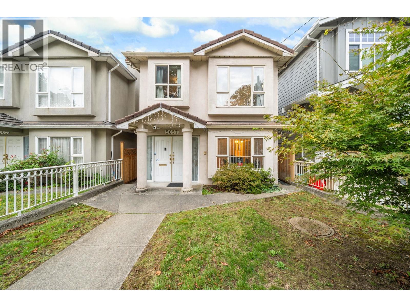 5657 Kerr St, Vancouver, BC V5R 4B5