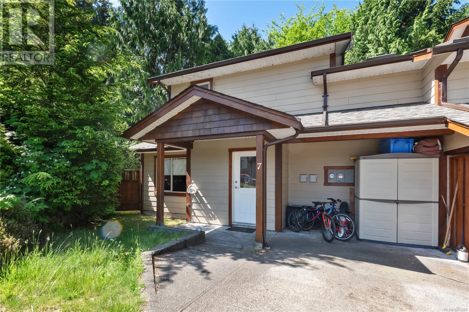 1626 Holly Cres Unit 7 Cres, Ucluelet, BC V0R 3A0