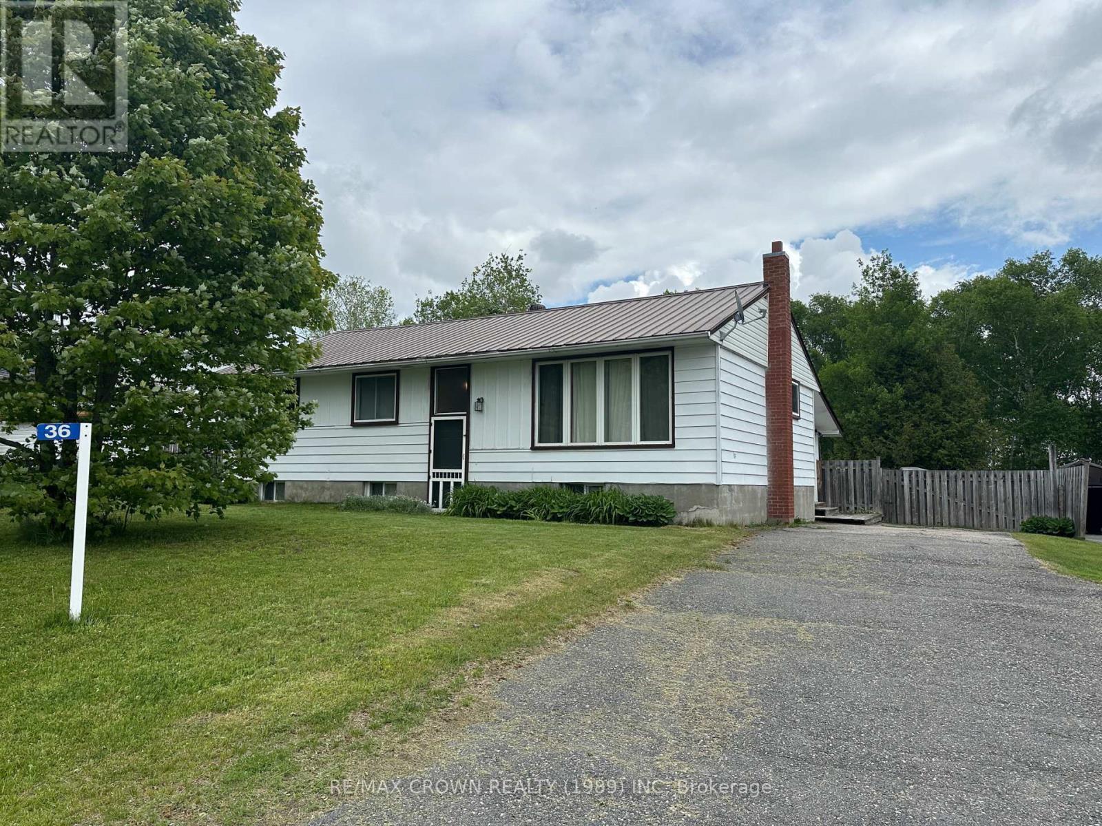 36 Birch Cres, Temagami, ON P0H 2H0