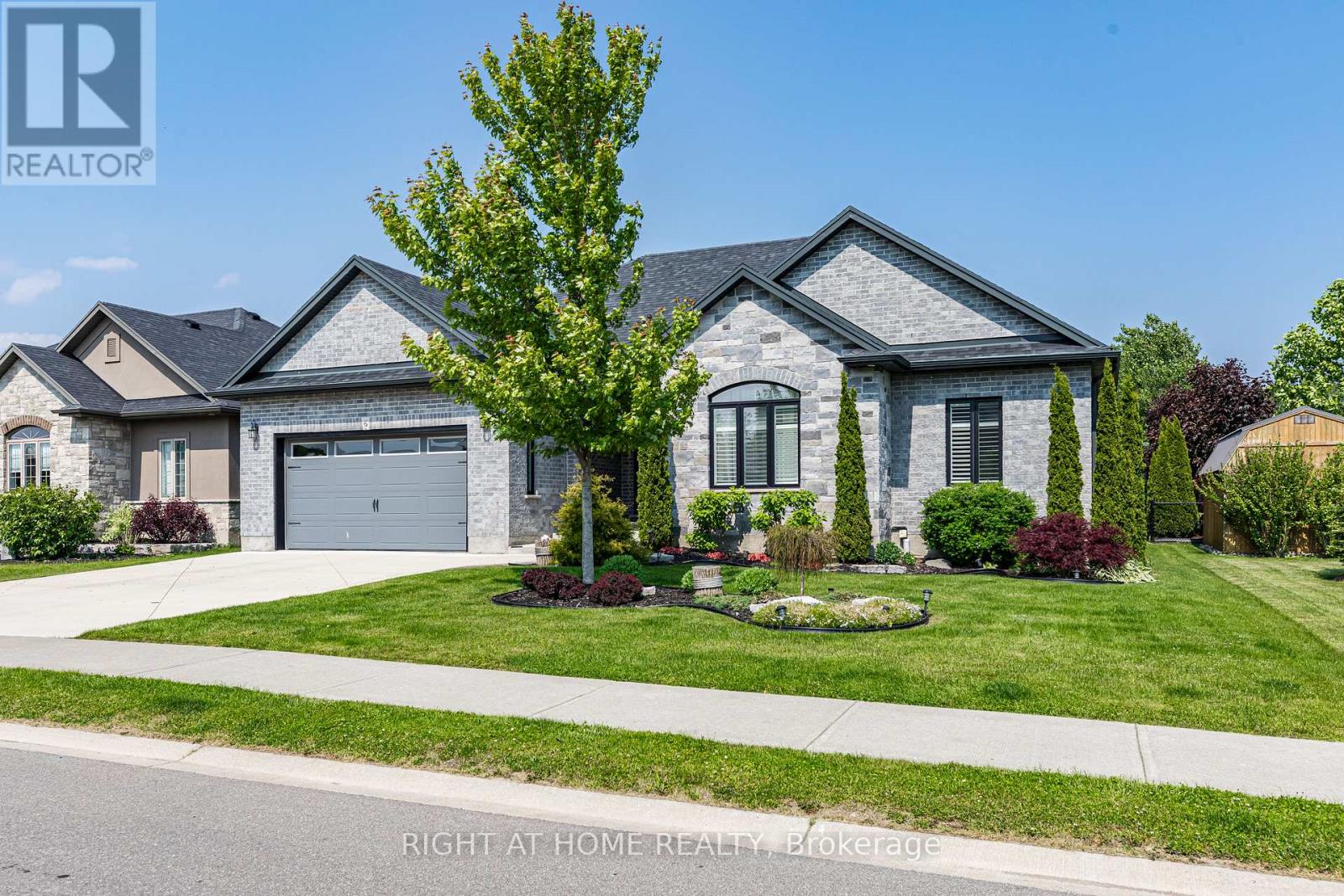 6 Bluenose Dr, Norfolk Port Dover, ON N0A 1N7