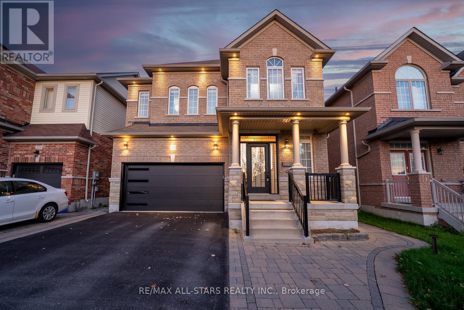 225 Delbert Cir, Whitchurch-Stouffville, ON L4A 0Y7