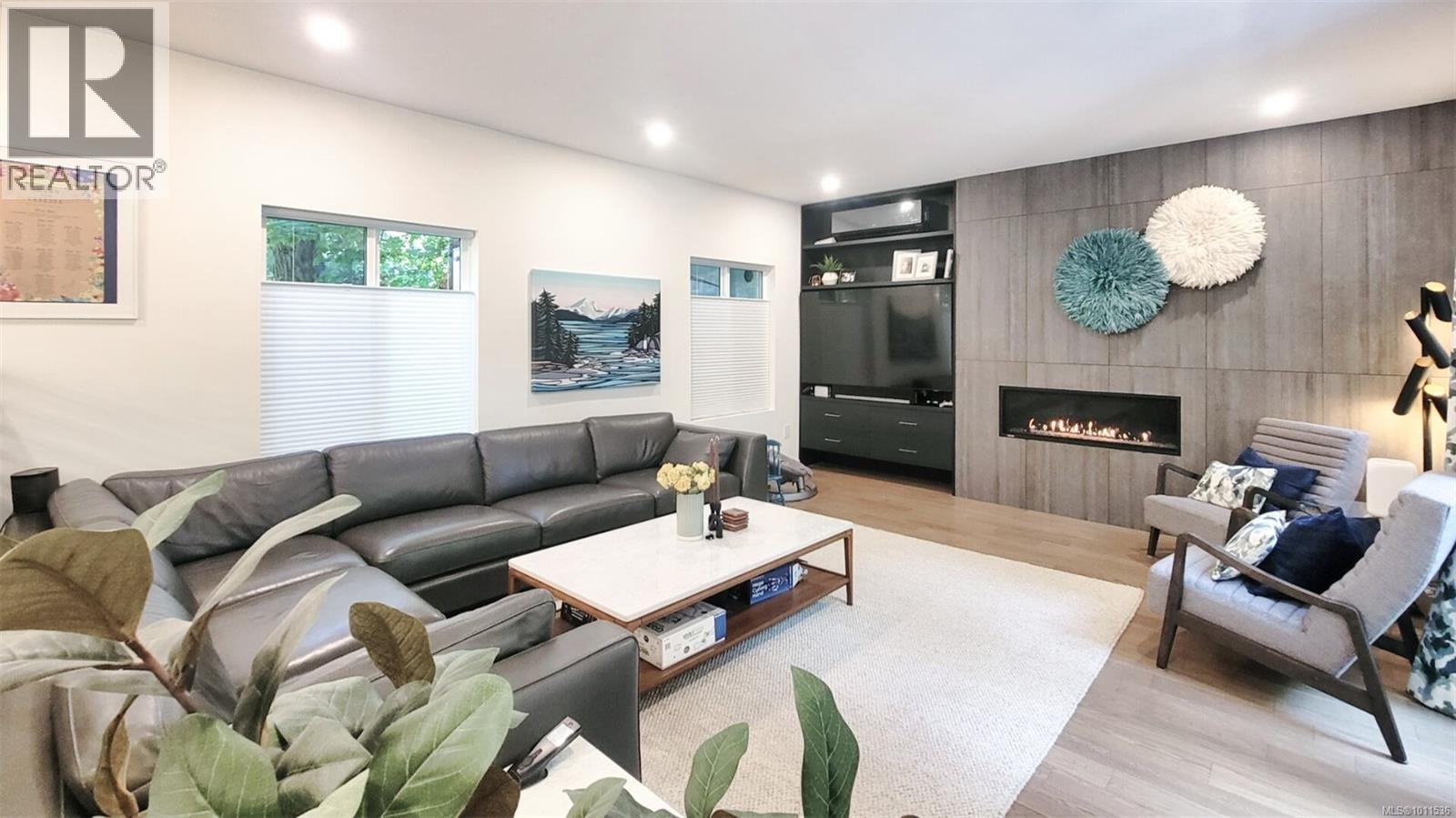 4657 Amblewood Dr, Saanich, BC V8Y 1C1