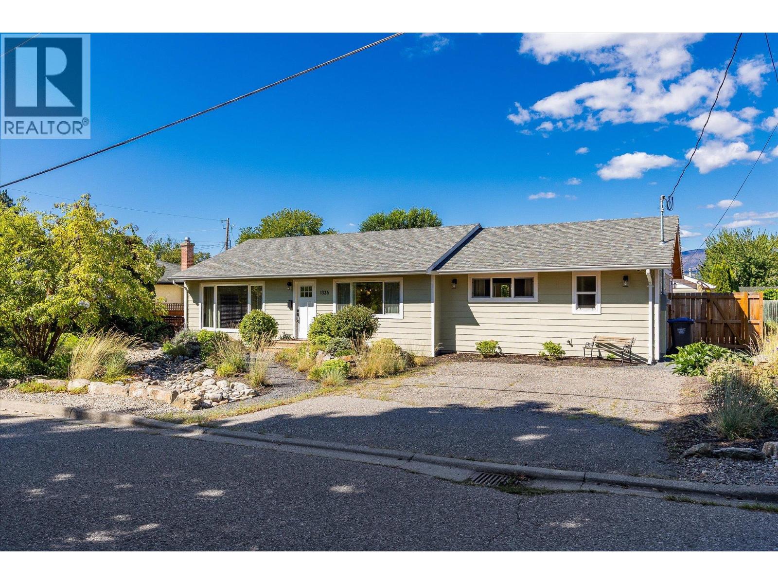 1336 Mountainview St, Kelowna, BC V1Y 4N3