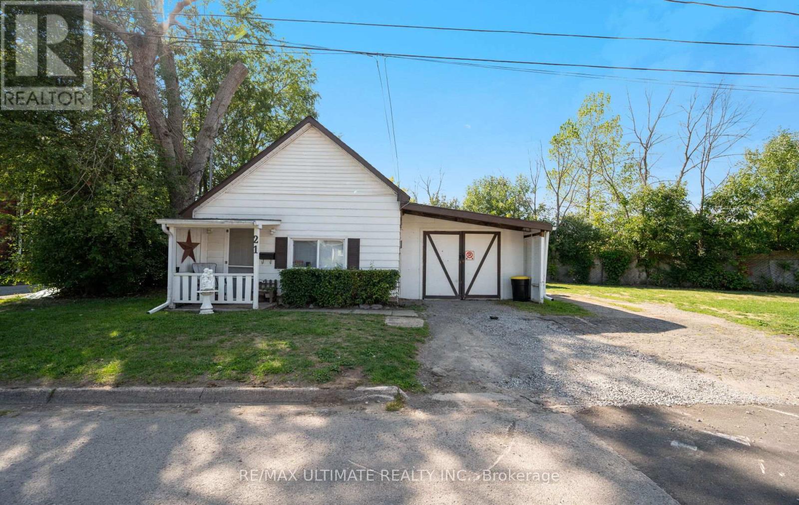 21 Russell St, Fort Erie, ON L2A 4C1