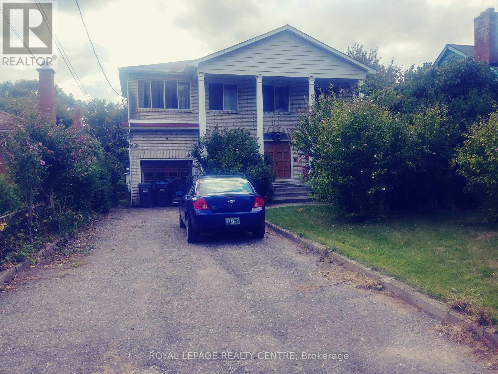1538 Cawthra Ct, Mississauga, ON L5G 4L2