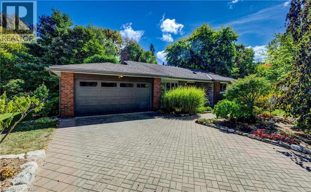 9 Monticello Cres, Guelph, ON N1G 2M1