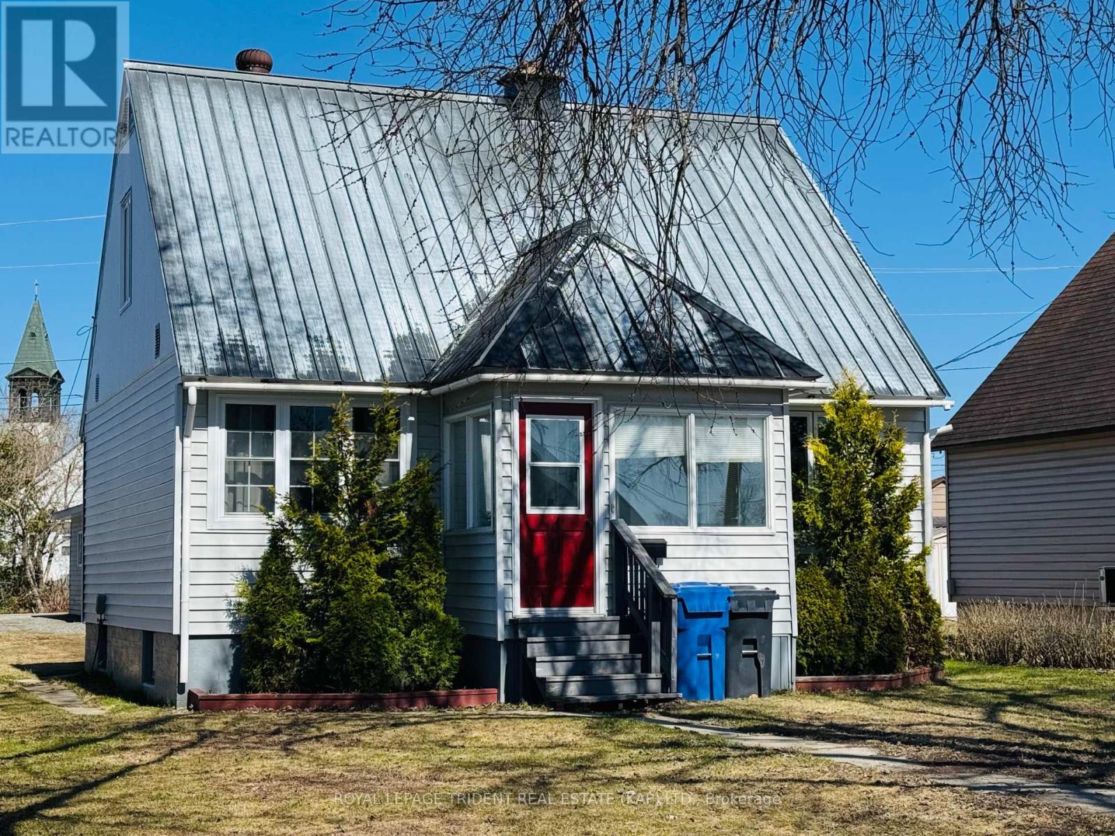 40 Bowman Ave, Kapuskasing, ON P5N 1N1