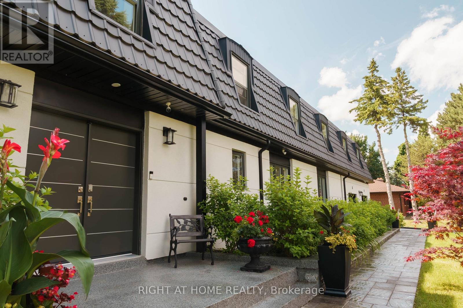 6 Ladyslipper Ct N, Markham Bayview Glen, ON L3T 2S4