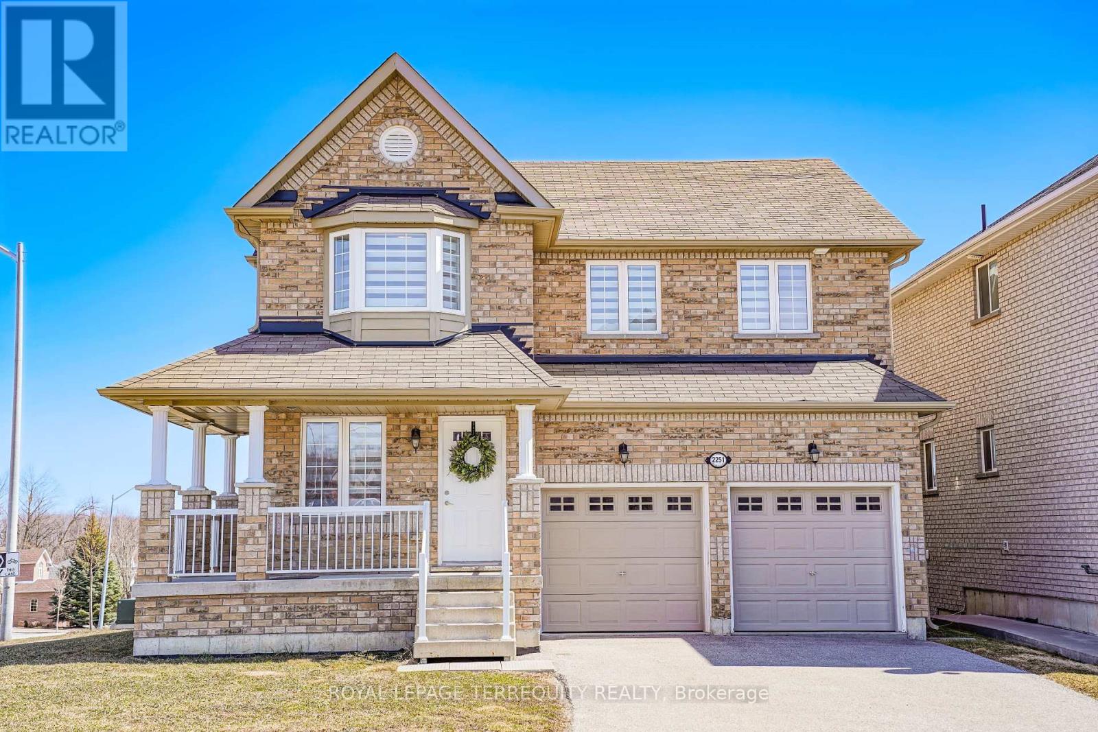 2251 Whitewood Cres, Innisfil, ON L9S 2B1