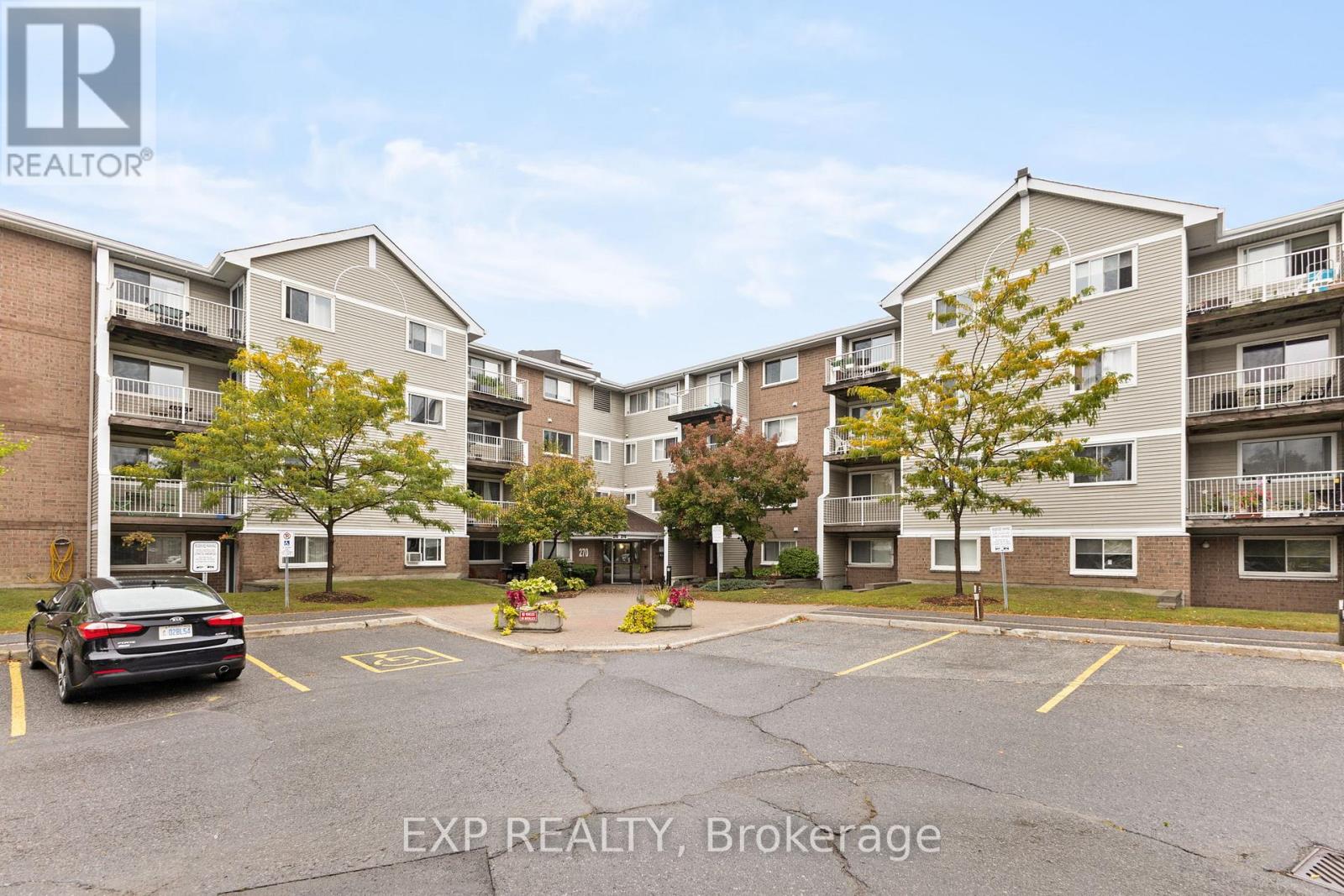 304 270 Brittany Dr, Ottawa, ON K1K 4M3
