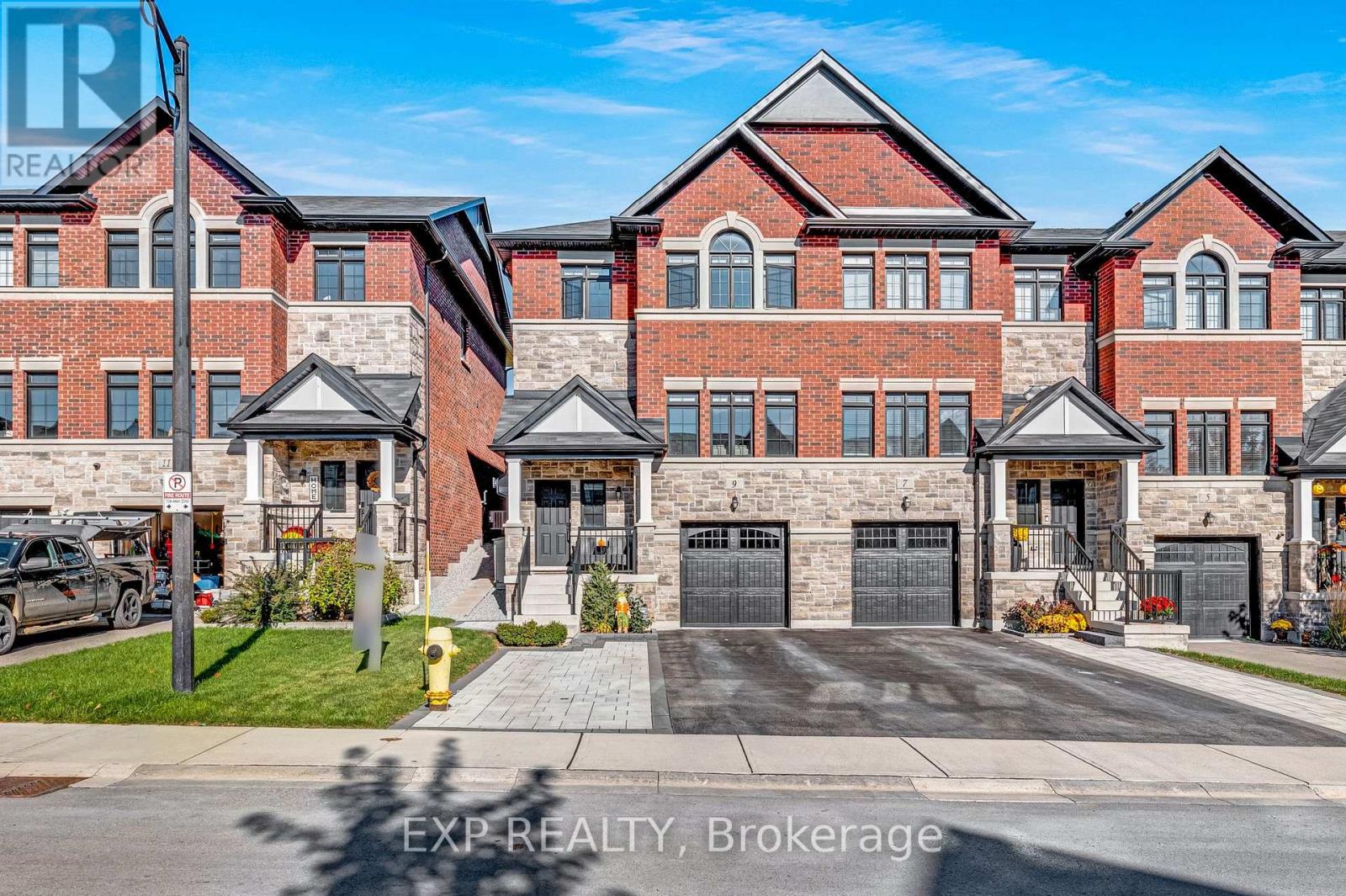 9 Gord Matthews Way, Uxbridge, ON L9P 0E9