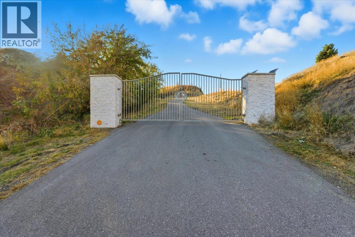 6924 6926 Old Kamloops Rd, Vernon, BC V1H 1W1