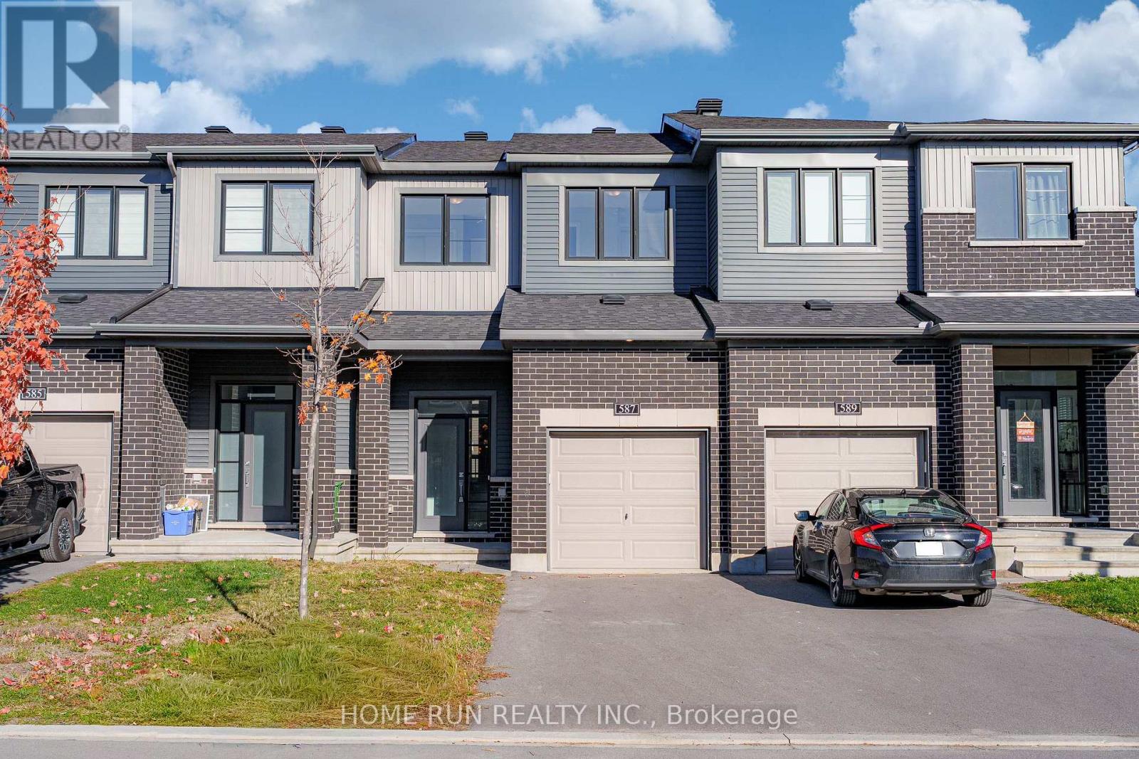 587 Lilith St, Ottawa, ON K2J 6Z5