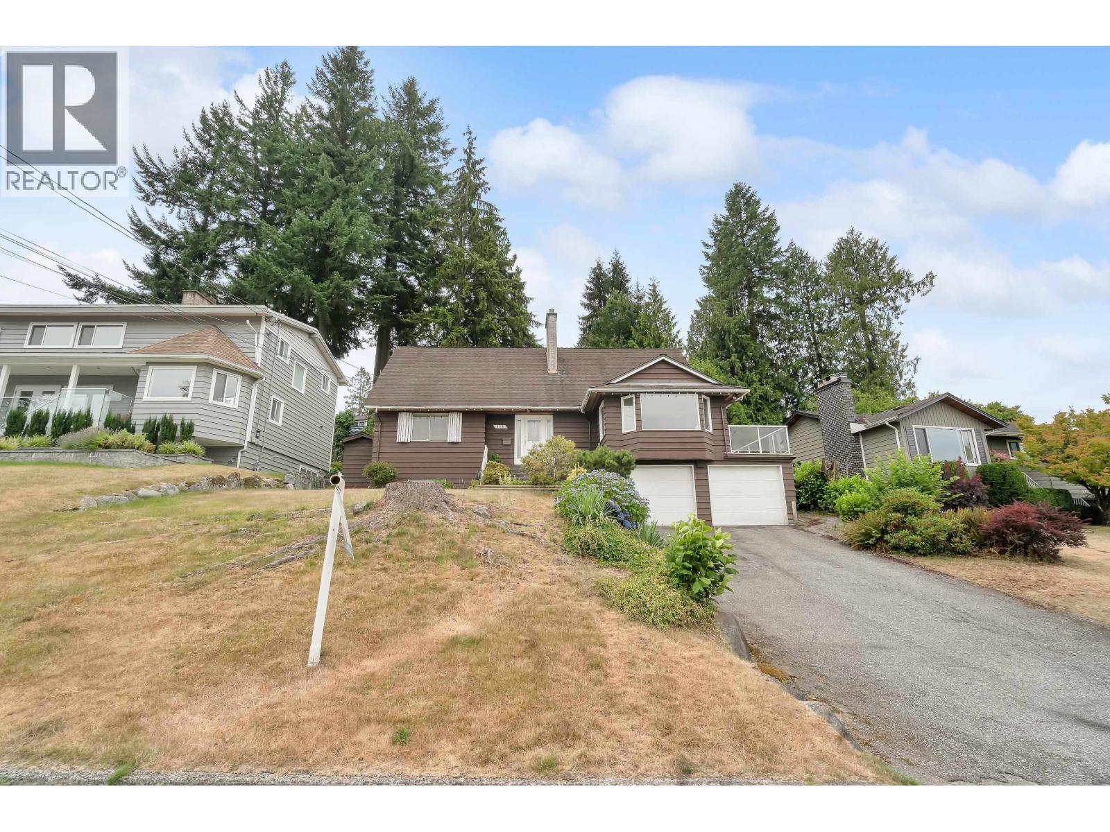 914 Baker Dr, Coquitlam, BC V3J 6X2