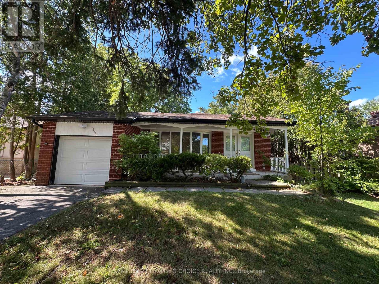 1252 Mont Clair Dr, Oakville, ON L6H 1Z4