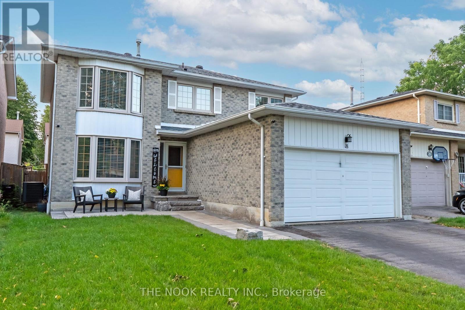 18 Mowat Ct, Whitby, ON L1N 8H1