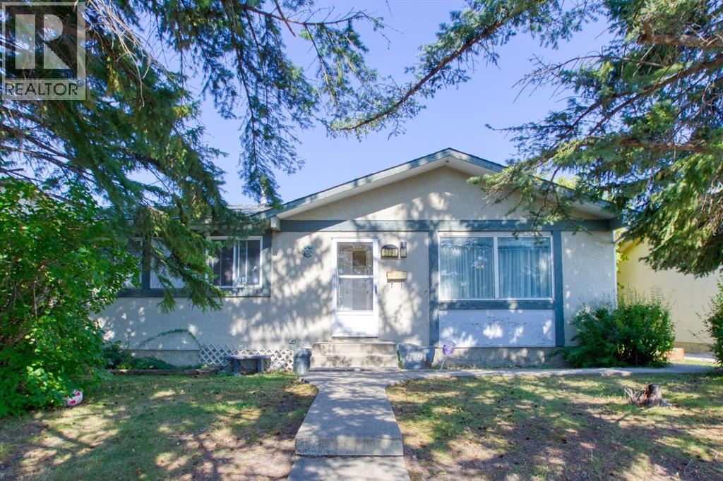 6791 Malvern Rd NE, Calgary, AB T2A 5R1