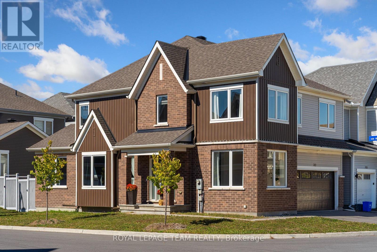 743 Vennecy Ter, Ottawa, ON K1W 0M8